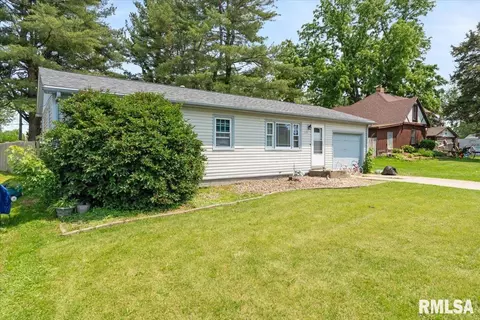 1019 13th St, Silvis, IL 61282 photo 4