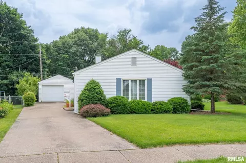 3626 15th Avenue Ct, Moline, IL 61265