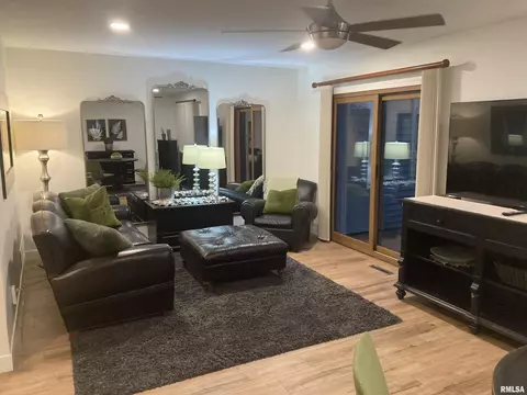 1862 53rd St, Moline, IL 61265 photo 9
