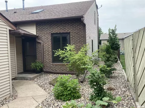 1862 53rd St, Moline, IL 61265 photo 3