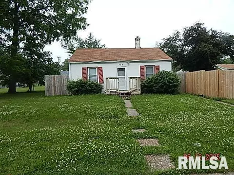 708 3rd St, Buffalo, IA 52728