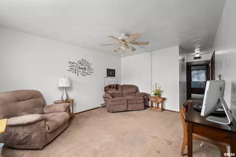 405 E Henry St, Cambridge, IL 61238 photo 6
