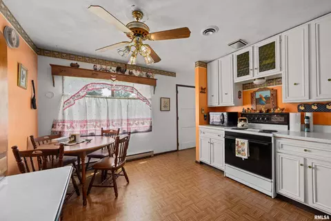 405 E Henry St, Cambridge, IL 61238 photo 9