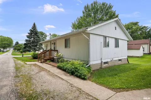 405 E Henry St, Cambridge, IL 61238 photo 3