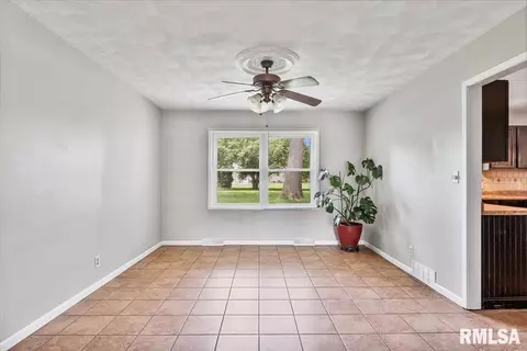 3611 75th St, Moline, IL 61265 photo 10