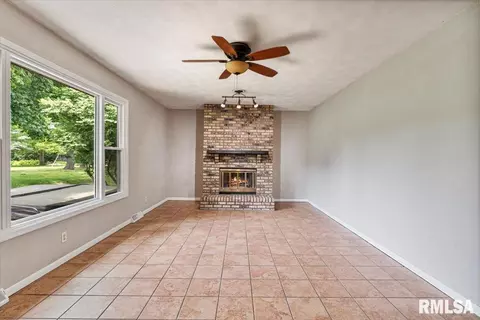 3611 75th St, Moline, IL 61265 photo 23