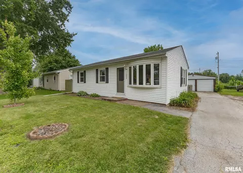 16808 10th Ave, Carbon Cliff, IL 61239