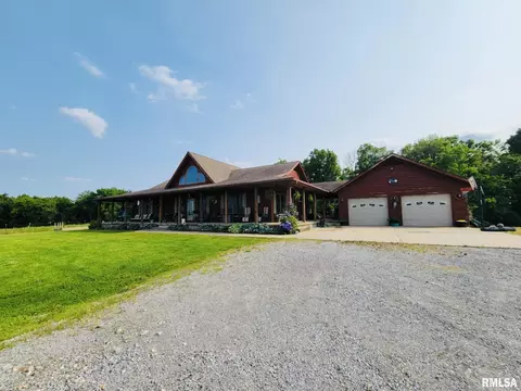 313 Double C Farm Ln, Dongola, IL 62926