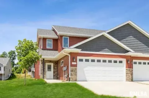 609 Dakota Ave, Tiffin, IA 52340