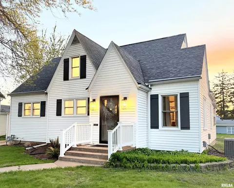 323 N Vail St, Geneseo, IL 61254