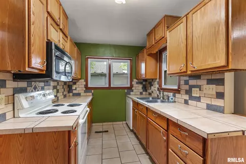 204 E Main St, Joy, IL 61260 photo 13