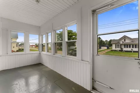 204 E Main St, Joy, IL 61260 photo 3