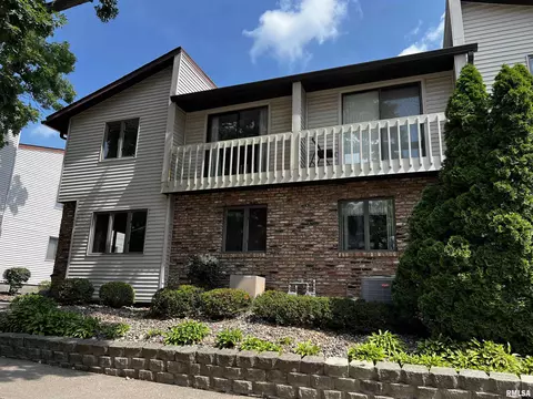 5903 36th Avenue Ct, Moline, IL 61265