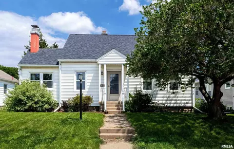 1020 Brown St, Bettendorf, IA 52722