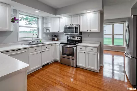 1514 E Willow Dr, Marion, IL 62959 photo 7
