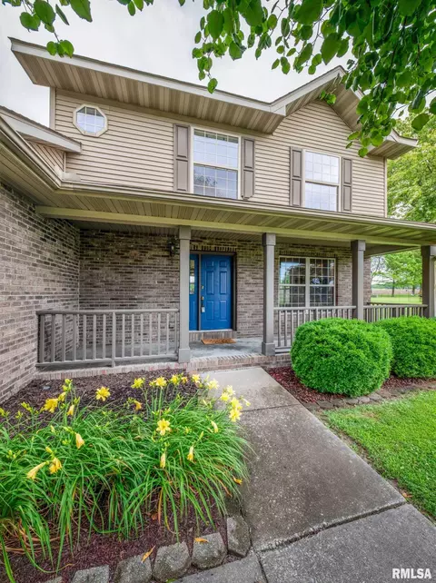 1514 E Willow Dr, Marion, IL 62959 photo 2