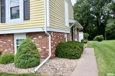 70 Carriage Hl, Macomb, IL 61455 photo 2