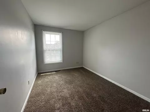 70 Carriage Hl, Macomb, IL 61455 photo 12