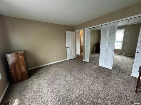 70 Carriage Hl, Macomb, IL 61455 photo 15