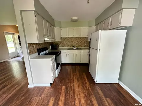70 Carriage Hl, Macomb, IL 61455 photo 8
