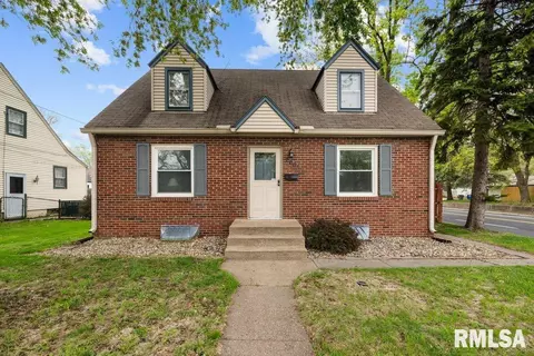 2605 Pacific St, Davenport, IA 52804