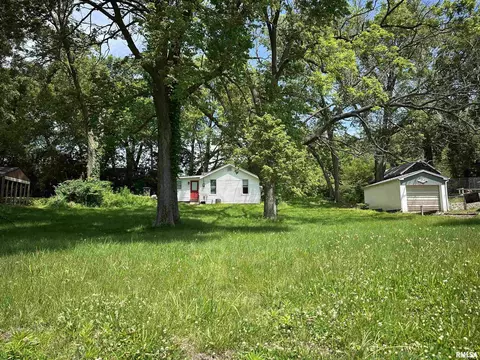 1415 45th Ave, Rock Island, IL 61201