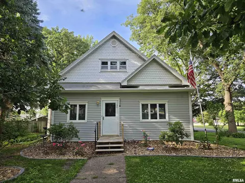 320 W 4th St, Wilton, IA 52778