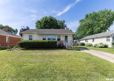 1035 14th Ave S, Clinton, IA 52732