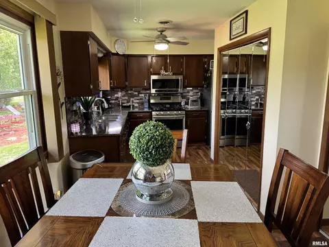 101 E 6th St, Sherrard, IL 61281 photo 10