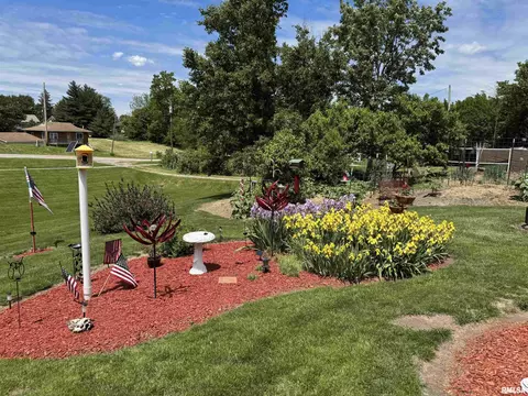 101 E 6th St, Sherrard, IL 61281 photo 32