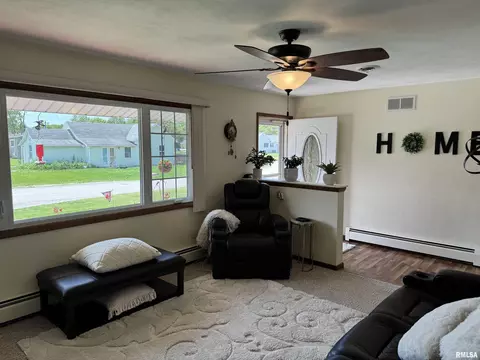 101 E 6th St, Sherrard, IL 61281 photo 7