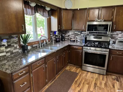 101 E 6th St, Sherrard, IL 61281 photo 8