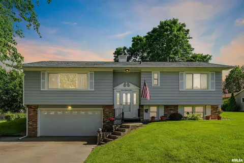 704 15th Ave, Orion, IL 61273
