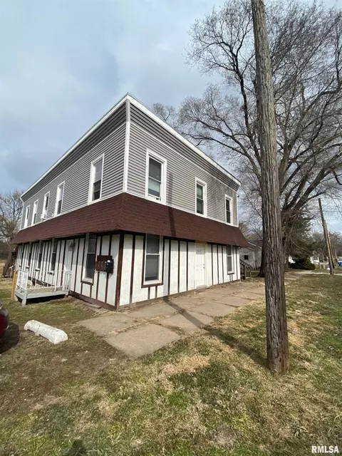 201 N 20th St, East Moline, IL 61244