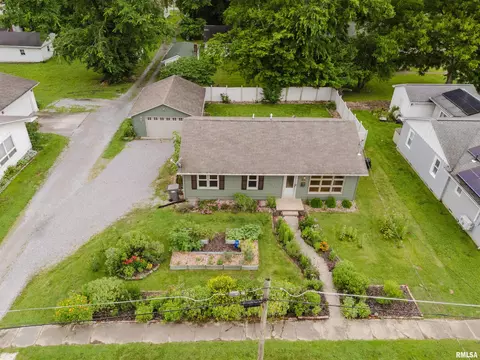 511 N Bryan Ave, Carterville, IL 62918