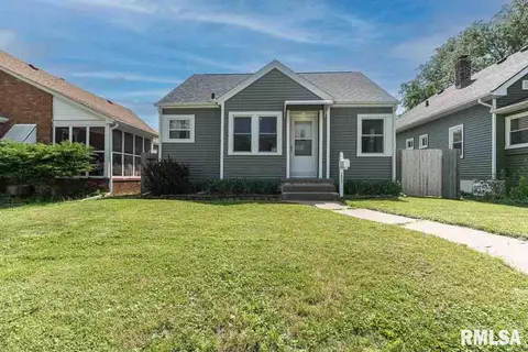 2023 N Filmore St, Davenport, IA 52804
