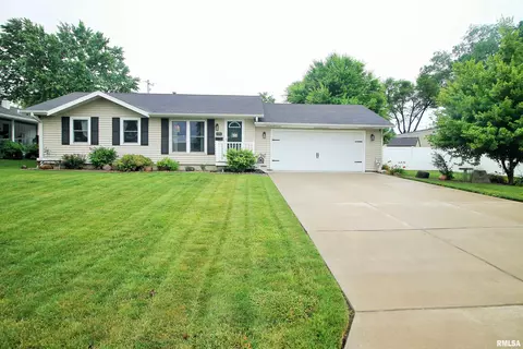 606 11th Ave W, Milan, IL 61264