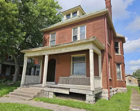 710 N 12th St, Quincy, IL 62301