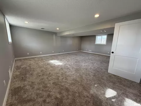 206 S 5th St, Eldridge, IA 52748 photo 10