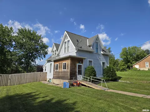 1429 Monroe St, Quincy, IL 62301