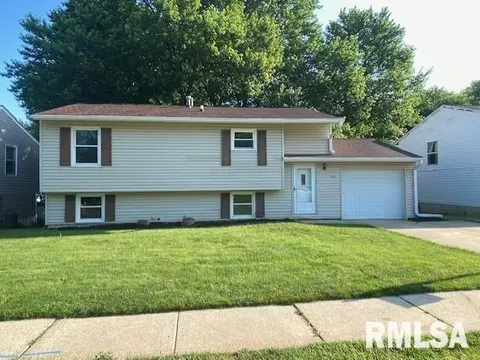 2616 W 56th St, Davenport, IA 52806