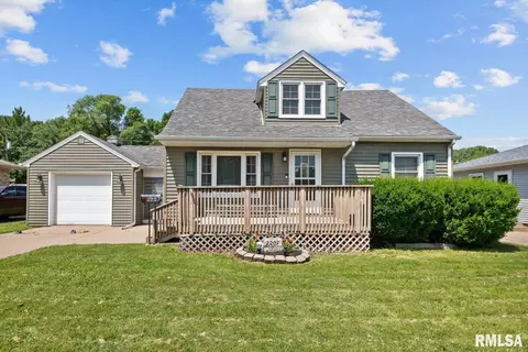 2207 4th Street A, East Moline, IL 61244