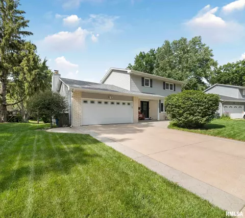 2312 E 28th Pl, Davenport, IA 52803