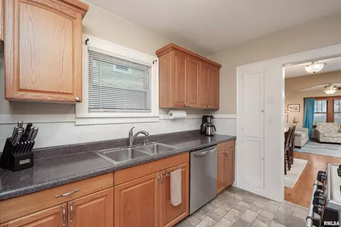 824 20th Ave, Moline, IL 61265 photo 11