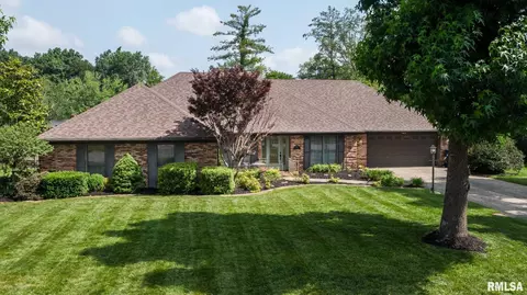 1814 Testa Dr, Marion, IL 62959