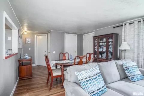 2311 11th St, Silvis, IL 61282 photo 10
