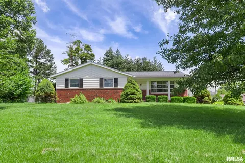 1406 Golf Course Rd, Marion, IL 62959