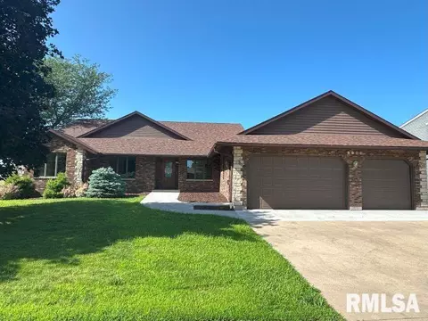 1109 Brookview Dr, Dewitt, IA 52742