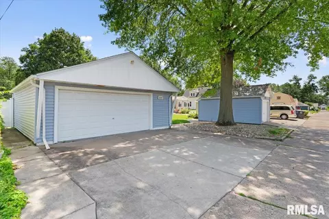 2415 5th St, Moline, IL 61265 photo 9