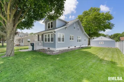 2415 5th St, Moline, IL 61265 photo 2